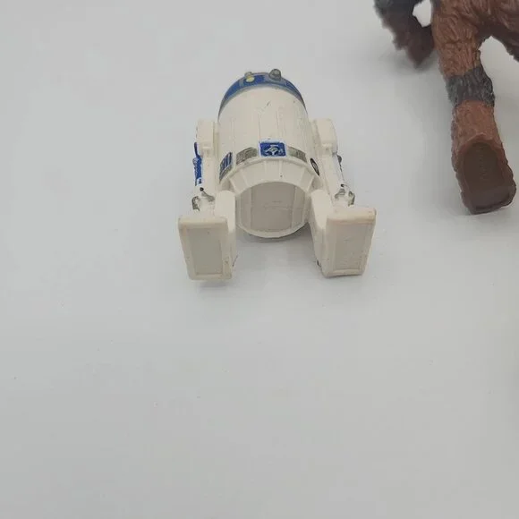 Vintage Star Wars Lot of (4) Chewbacca Yoda Ewok R2D2 PVC Lucasfilm - Picture 3 of 10